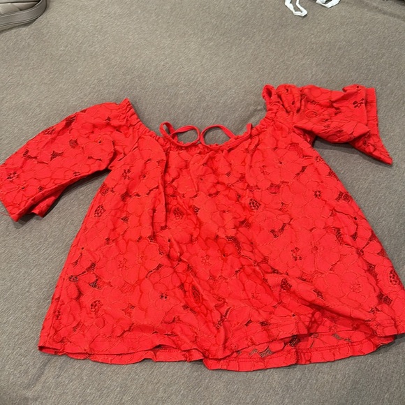 Red Top - Picture 3 of 3